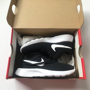 BRAND NEW in box black nikes sz 11.5